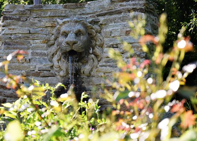 Lion fountain
